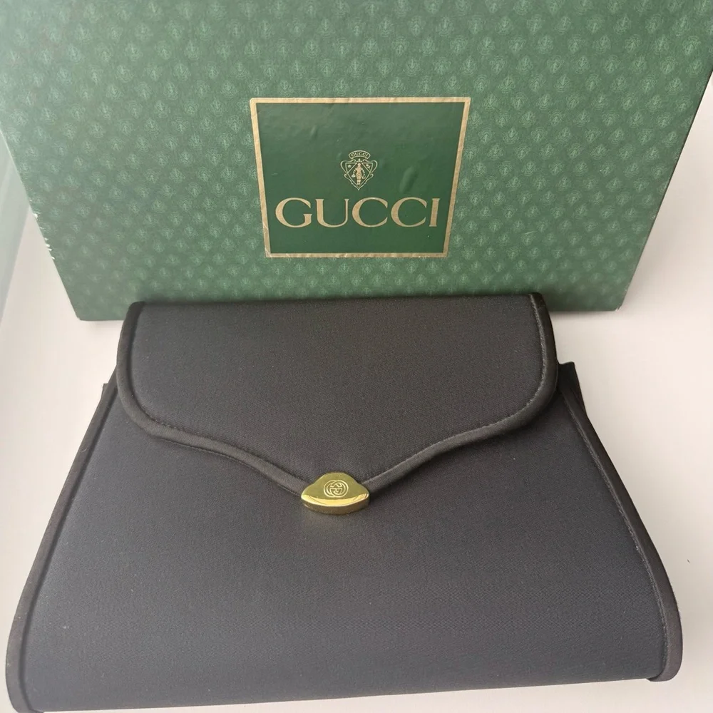 Gucci Black Clutch with Gold Chain - Picture 4 of 9